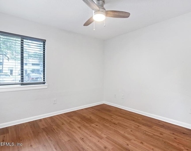 100 Fairway Park Boulevard - Photo Thumbnail 13