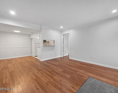 100 Fairway Park Boulevard - Photo Thumbnail 1
