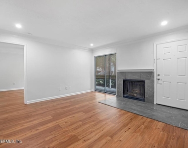100 Fairway Park Boulevard - Photo Thumbnail 2