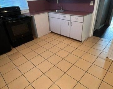 5150 Kingsbury Street - Photo Thumbnail 7