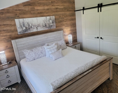 965 Registry Boulevard - Photo Thumbnail 13