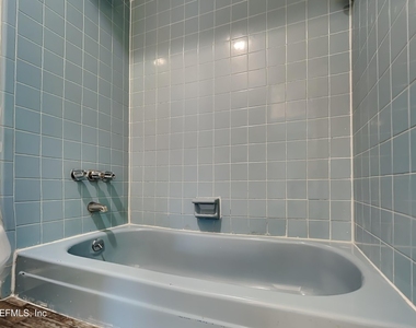 2804 Canyon Court - Photo Thumbnail 9