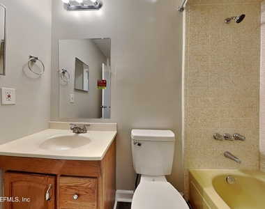 2804 Canyon Court - Photo Thumbnail 14