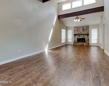 2804 Canyon Court - Photo Thumbnail 2