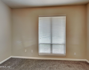 2804 Canyon Court - Photo Thumbnail 10