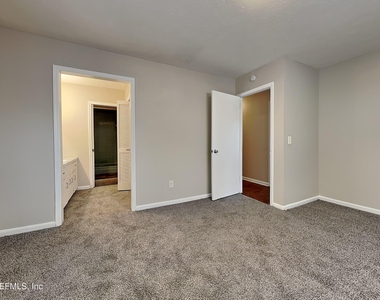 2804 Canyon Court - Photo Thumbnail 7