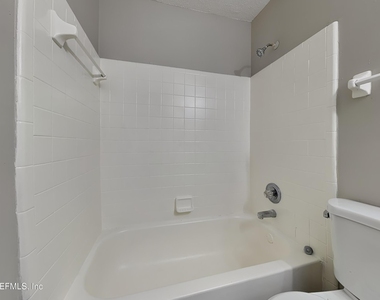 7270 Argyle Corners Drive - Photo Thumbnail 10