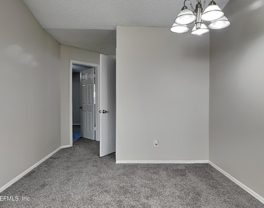 7270 Argyle Corners Drive - Photo Thumbnail 4