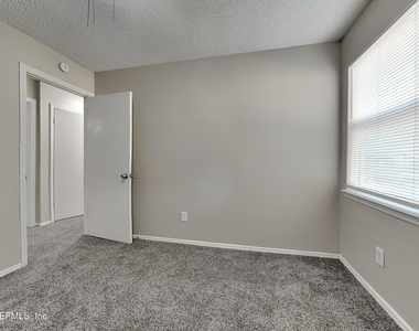 7270 Argyle Corners Drive - Photo Thumbnail 13