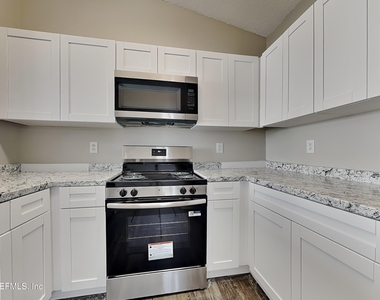 7270 Argyle Corners Drive - Photo Thumbnail 5