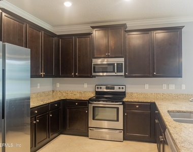 10104 Bedford Lakes Court - Photo Thumbnail 9