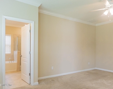 10104 Bedford Lakes Court - Photo Thumbnail 13
