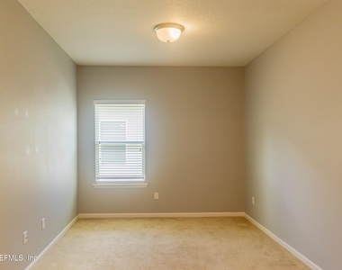 10104 Bedford Lakes Court - Photo Thumbnail 17