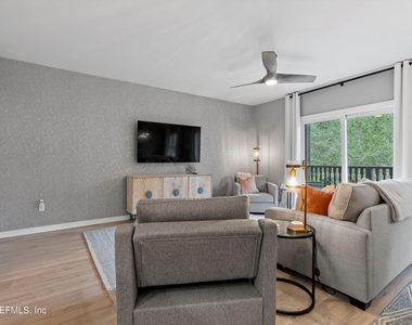 955 Registry Boulevard - Photo Thumbnail 3