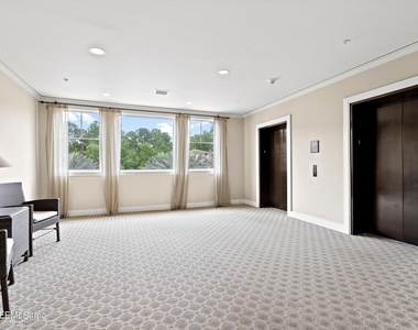 955 Registry Boulevard - Photo Thumbnail 22