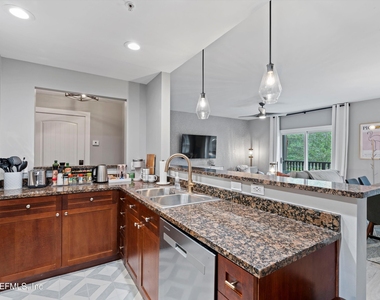 955 Registry Boulevard - Photo Thumbnail 9
