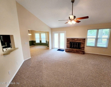 3910 Karissa Ann Place E - Photo Thumbnail 12