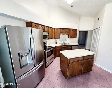 3910 Karissa Ann Place E - Photo Thumbnail 3