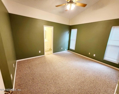 3910 Karissa Ann Place E - Photo Thumbnail 10