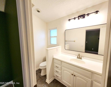 3910 Karissa Ann Place E - Photo Thumbnail 14