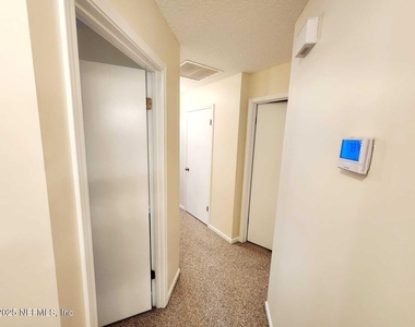 3910 Karissa Ann Place E - Photo Thumbnail 23