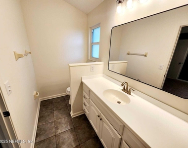 3910 Karissa Ann Place E - Photo Thumbnail 20