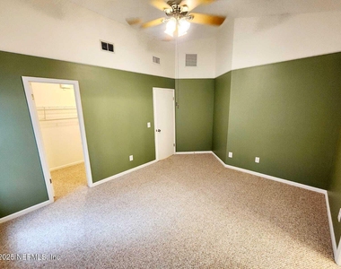 3910 Karissa Ann Place E - Photo Thumbnail 13