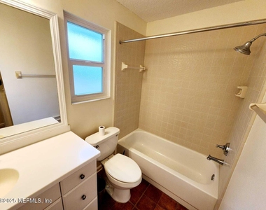 3910 Karissa Ann Place E - Photo Thumbnail 17