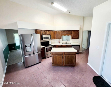 3910 Karissa Ann Place E - Photo Thumbnail 2