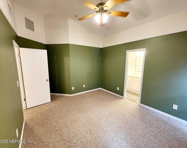 3910 Karissa Ann Place E - Photo Thumbnail 15