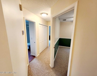 3910 Karissa Ann Place E - Photo Thumbnail 24