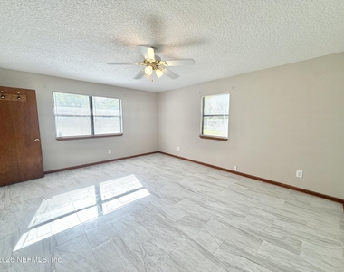3990 Clearwater Lane - Photo Thumbnail 13