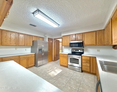 3990 Clearwater Lane - Photo Thumbnail 3