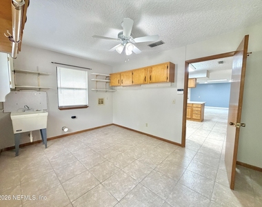 3990 Clearwater Lane - Photo Thumbnail 6
