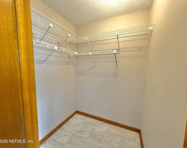 3990 Clearwater Lane - Photo Thumbnail 17