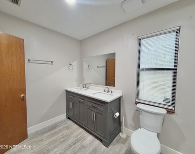 3990 Clearwater Lane - Photo Thumbnail 11