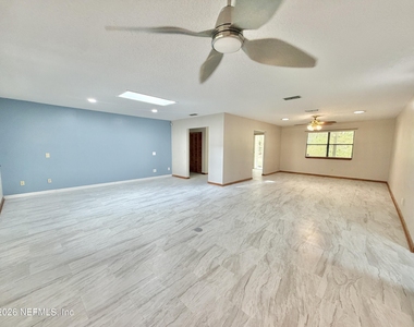 3990 Clearwater Lane - Photo Thumbnail 2