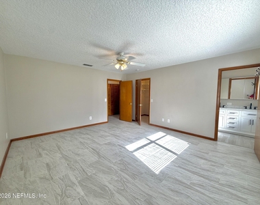 3990 Clearwater Lane - Photo Thumbnail 14