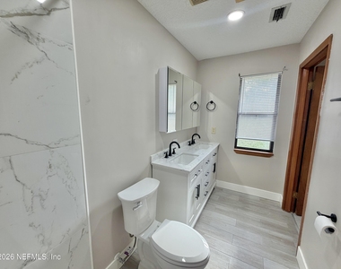 3990 Clearwater Lane - Photo Thumbnail 16