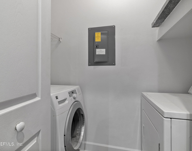 230 Colima Court - Photo Thumbnail 6