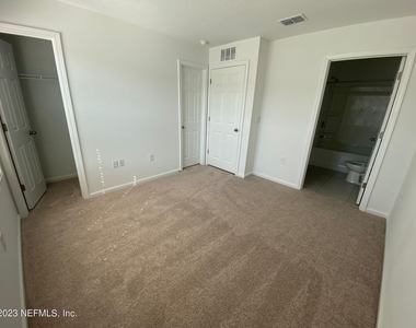 8319 Zenith Circle - Photo Thumbnail 7
