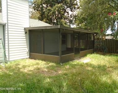 6137 Island Forest Drive - Photo Thumbnail 8