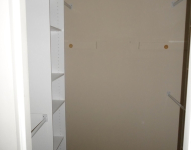 6137 Island Forest Drive - Photo Thumbnail 5