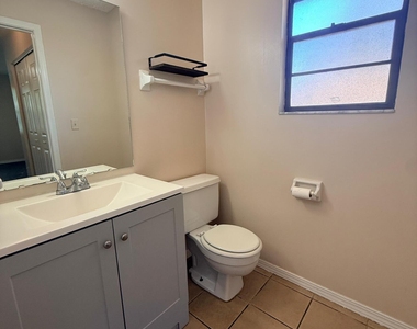 470 Crabapple Court - Photo Thumbnail 20