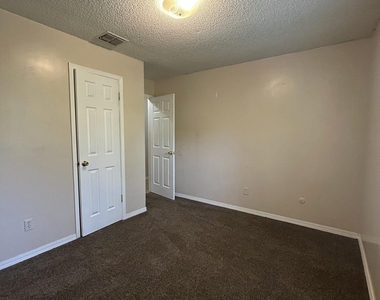 470 Crabapple Court - Photo Thumbnail 9