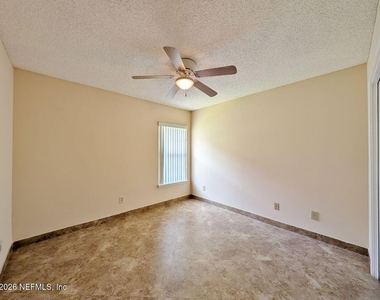 2413 Cedar Trace Drive W - Photo Thumbnail 18