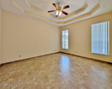 2413 Cedar Trace Drive W - Photo Thumbnail 15