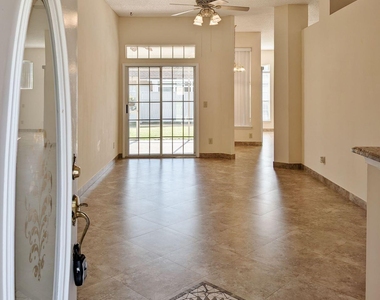 2413 Cedar Trace Drive W - Photo Thumbnail 4