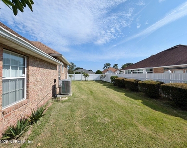 2413 Cedar Trace Drive W - Photo Thumbnail 29