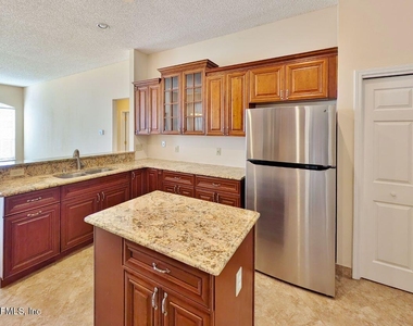 2413 Cedar Trace Drive W - Photo Thumbnail 12
